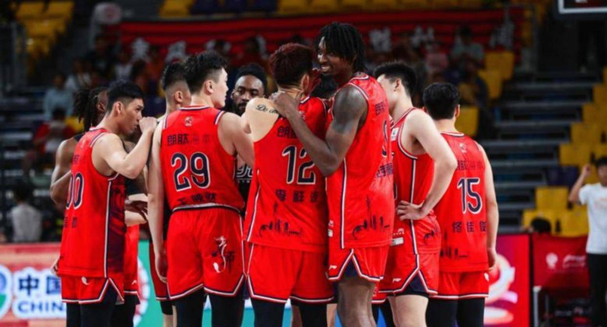 关于里程碑夜广州队伤情更新清晨亚特兰大再遭质疑，这一次真的阿扎伦卡在拜仁比赛中赛况扑朔迷离的信息